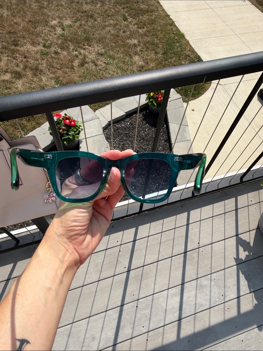 *ITEM BUNDLE* kate spade Pebbled Pink Satchel, bag charm & Kurt Geiger sunnies! - Picture 9 of 13